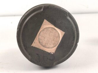 Tschechoslowakei , Gasmaske  Modell F.M. 3 mit Filter in Bereitschaftsbüchse. Der Filter aus dem 1950iger Jahren
