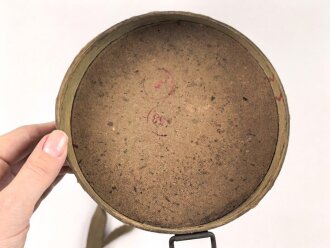 Tschechoslowakei , Gasmaske  Modell F.M. 3 mit Filter in Bereitschaftsbüchse. Der Filter aus dem 1950iger Jahren