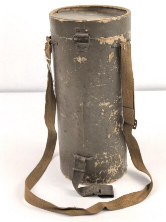 Tschechoslowakei , Gasmaske  Modell F.M. 3 mit Filter in Bereitschaftsbüchse. Der Filter aus dem 1950iger Jahren