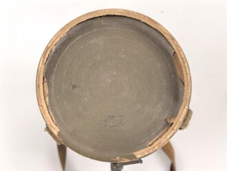 Tschechoslowakei , Gasmaske  Modell F.M. 3 mit Filter in Bereitschaftsbüchse. Der Filter aus dem 1950iger Jahren