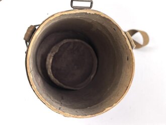 Tschechoslowakei , Gasmaske  Modell F.M. 3 mit Filter in Bereitschaftsbüchse. Der Filter aus dem 1950iger Jahren