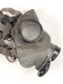 Tschechoslowakei , Gasmaske  Modell F.M. 3 mit Filter in Bereitschaftsbüchse. Der Filter aus dem 1950iger Jahren