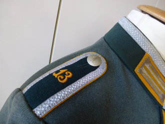 Geschönte Feldbluse alter Art Kavallerie Regiment 13, die Effekten wohl Originalvernäht, Dekoratives Stück in sehr gutem Zustand