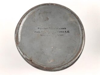 Luftschutz III.Reich, tschechische Gasmaske FM-3 mit Filter in Bereitschaftsbüchse, als Beute vereinnahmt und an den Luftschutz ausgegeben