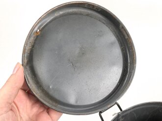 Luftschutz III.Reich, tschechische Gasmaske FM-3 mit Filter in Bereitschaftsbüchse, als Beute vereinnahmt und an den Luftschutz ausgegeben