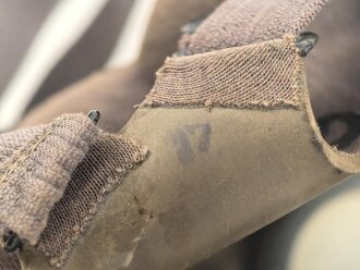 Luftschutz III.Reich, tschechische Gasmaske VZ35 mit Filter in Bereitschaftsbüchse, als Beute vereinnahmt und an den Luftschutz ausgegeben