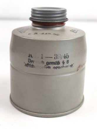 Luftschutz III.Reich, tschechische Gasmaske VZ35 mit Filter in Bereitschaftsbüchse, als Beute vereinnahmt und an den Luftschutz ausgegeben