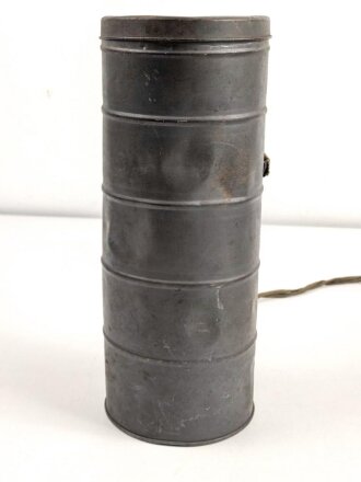 Luftschutz III.Reich, tschechische Gasmaske VZ35 mit Filter in Bereitschaftsbüchse, als Beute vereinnahmt und an den Luftschutz ausgegeben