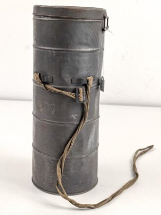 Luftschutz III.Reich, tschechische Gasmaske VZ35 mit Filter in Bereitschaftsbüchse, als Beute vereinnahmt und an den Luftschutz ausgegeben
