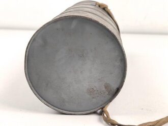 Luftschutz III.Reich, tschechische Gasmaske VZ35 mit Filter in Bereitschaftsbüchse, als Beute vereinnahmt und an den Luftschutz ausgegeben