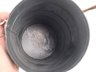 Luftschutz III.Reich, tschechische Gasmaske VZ35 mit Filter in Bereitschaftsbüchse, als Beute vereinnahmt und an den Luftschutz ausgegeben