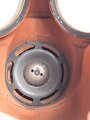 Luftschutz III.Reich, tschechische Gasmaske VZ35 mit Filter in Bereitschaftsbüchse, als Beute vereinnahmt und an den Luftschutz ausgegeben