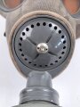 Luftschutz III.Reich, tschechische Gasmaske VZ35 mit Filter in Bereitschaftsbüchse, als Beute vereinnahmt und an den Luftschutz ausgegeben