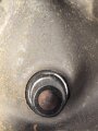 Luftschutz III.Reich, tschechische Gasmaske FM-1 mit Filter in Bereitschaftsbüchse, als Beute vereinnahmt und an den Luftschutz ausgegeben. Ungewöhnliche Bereitschaftsbüchse mit Riemen aus Ersatzmaterial