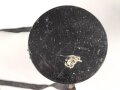 Luftschutz III.Reich, tschechische Gasmaske FM-1 mit Filter in Bereitschaftsbüchse, als Beute vereinnahmt und an den Luftschutz ausgegeben. Ungewöhnliche Bereitschaftsbüchse mit Riemen aus Ersatzmaterial
