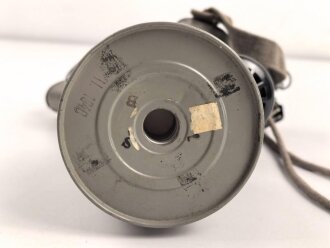 Luftschutz III.Reich, tschechische Gasmaske FM-3 mit Filter , als Beute vereinnahmt und an den Luftschutz ausgegeben