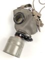 Luftschutz III.Reich, tschechische Gasmaske FM-3 mit Filter , als Beute vereinnahmt und an den Luftschutz ausgegeben