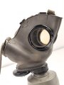 Luftschutz III.Reich, tschechische Gasmaske FM-3 mit Filter , als Beute vereinnahmt und an den Luftschutz ausgegeben