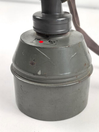 Luftschutz III.Reich, tschechische Gasmaske VZ35 mit Filter , als Beute vereinnahmt und an den Luftschutz ausgegeben