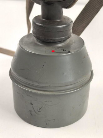 Luftschutz III.Reich, tschechische Gasmaske VZ35 mit Filter , als Beute vereinnahmt und an den Luftschutz ausgegeben
