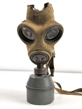 Luftschutz III.Reich, tschechische Gasmaske VZ35 mit Filter , als Beute vereinnahmt und an den Luftschutz ausgegeben