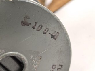 Luftschutz III.Reich, tschechische Gasmaske VZ35 mit Filter , als Beute vereinnahmt und an den Luftschutz ausgegeben