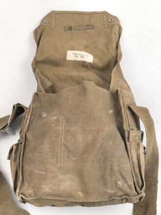 Luftschutz III.Reich, tschechische Gasmaske VZ35 mit Filter in Bereitschaftstasche, als Beute vereinnahmt und an den Luftschutz ausgegeben. Eigentumsvermerk Gerda Thum