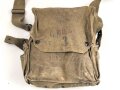 Luftschutz III.Reich, tschechische Gasmaske VZ35 mit Filter in Bereitschaftstasche, als Beute vereinnahmt und an den Luftschutz ausgegeben. Eigentumsvermerk Gerda Thum