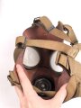 Luftschutz III.Reich, tschechische Gasmaske VZ35 mit Filter in Bereitschaftstasche, als Beute vereinnahmt und an den Luftschutz ausgegeben. Eigentumsvermerk Gerda Thum