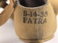 Luftschutz III.Reich, tschechische Gasmaske VZ35 , als Beute vereinnahmt und an den Luftschutz ausgegeben. Filtergewinde geändert für Deutschen Gasmaskenfilter