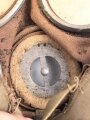 Ungarn, Gasmaske für Industrie und Luftschutz . Gummierung innen ausgetrocknet, bröselt vor sich hin.
