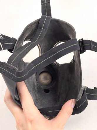 Schweiz, Gasmaske Modell 1974 in gutem Zustand