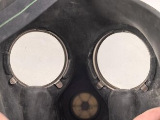 Schweiz, Gasmaske Modell 1974 in gutem Zustand