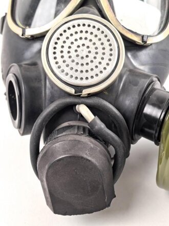 Russland, Gasmaske GP7-WM  in gutem Zustand, samt einem Filter