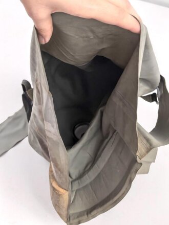 Bulgarien, Gasmaske für Kopfverletzte Modell SchR-1. Guter Zustand