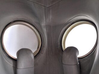 Bulgarien, Gasmaske für Kopfverletzte Modell SchR-1. Guter Zustand
