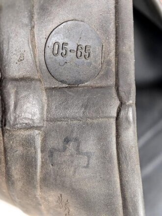 Schweiz, Bergungsmaske für Luftschutz mit Filter, guter Zustand, datiert 1965