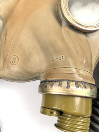 Russland, Gasmaske GP5  , mit Schlauch und Filter in Bereitschaftstasche. Guter Gesamtzustand