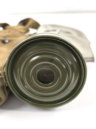 Russland, Gasmaske GP5 mit Filter in Bereitschaftstasche,...