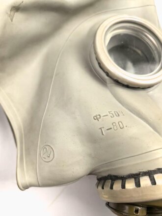 Russland, Gasmaske GP5 mit Filter in Bereitschaftstasche, guter Gesamtzustand