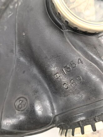 Russland, Gasmaske GP5 mit Filter in Bereitschaftstasche, guter Gesamtzustand