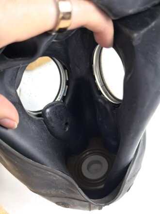 Russland, Gasmaske GP5 mit Filter in Bereitschaftstasche, guter Gesamtzustand