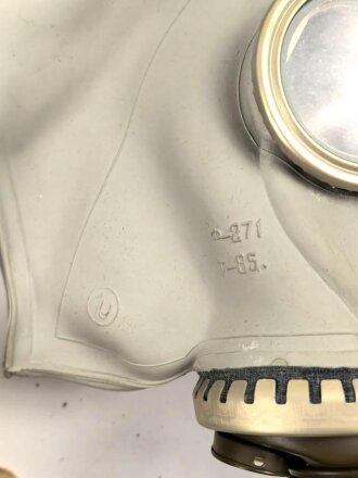 Russland, Gasmaske GP5 mit Filter in Bereitschaftstasche, guter Gesamtzustand