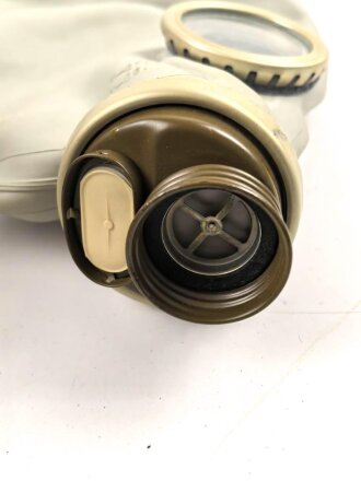 Russland, Gasmaske GP5 mit Filter in Bereitschaftstasche, guter Gesamtzustand