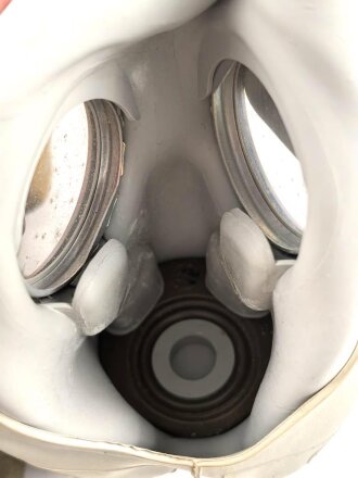 Russland, Gasmaske GP5 mit Filter in Bereitschaftstasche, guter Gesamtzustand