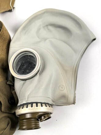 Russland, Gasmaske GP5 mit Filter in Bereitschaftstasche, guter Gesamtzustand