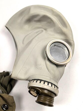 Russland, Gasmaske GP5 mit Filter in Bereitschaftstasche, guter Gesamtzustand