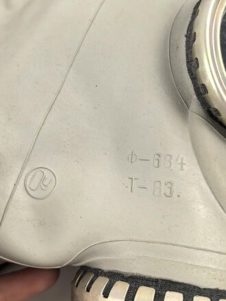 Russland, Gasmaske GP5 mit Filter in Bereitschaftstasche, guter Gesamtzustand