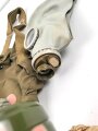 Russland, Gasmaske GP5 mit Filter in Bereitschaftstasche, guter Gesamtzustand