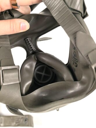 Bundeswehr, Gasmaske Modell 1965 in Tasche, mit Zubehör. Gebraucht